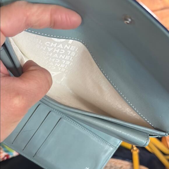 Authentic CC Chanel Electric Blue Patent Leather Trifold Snap Long Wallet EUC - Picture 7 of 8